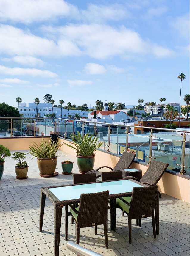 tenten oceanside rooftop with dining area